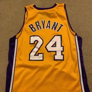 Kobe Bryant Jersey (Large)